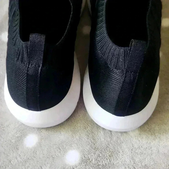Women's PromArder Women's Walking Shoes Slip On Black Runners - Size  8.5 - Picture 5 of 9